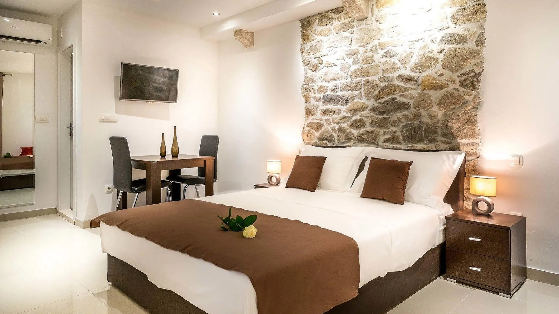 Split Oasis Studio Apartments Croatia