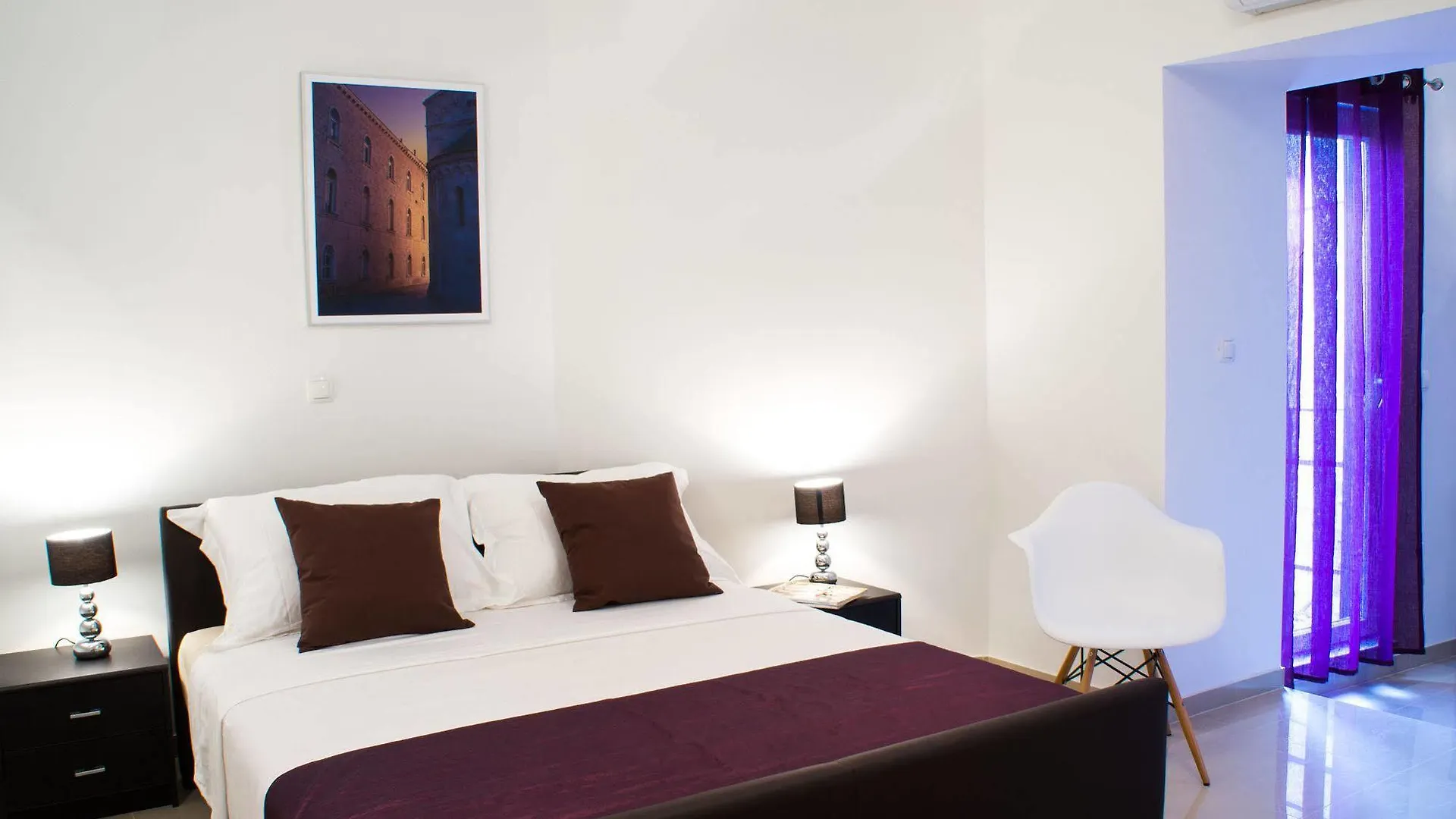 Split Oasis Studio Apartments