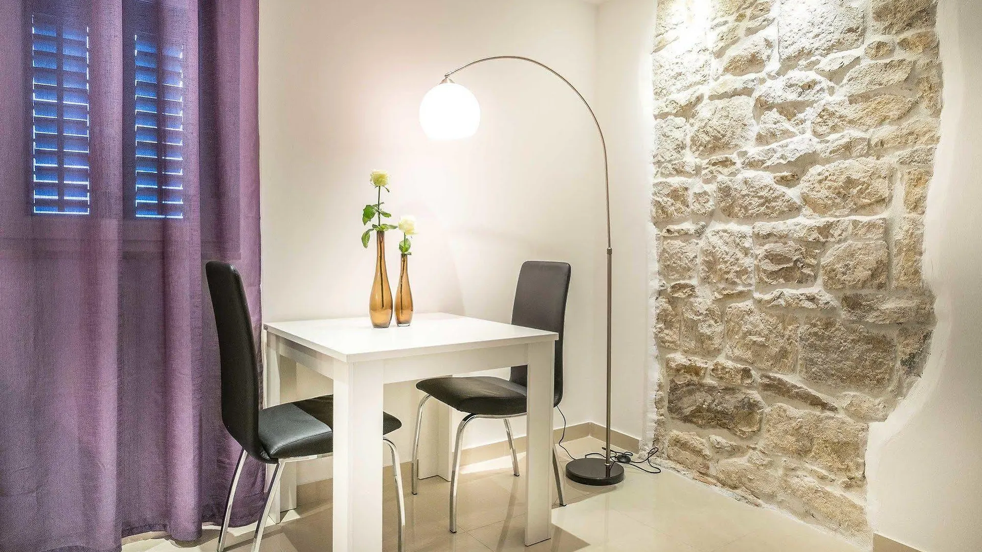 Split Oasis Studio Apartments